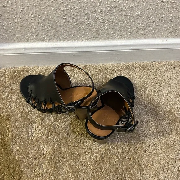 Universal Thread Black open toe-Bootie.. - Picture 7 of 7